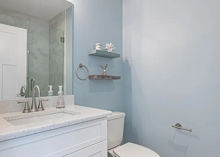 Modern Beachside Townhome With Ocean Views - Steps To The Sand!