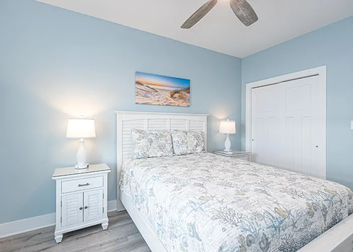 Modern Beachside Townhome With Ocean Views - Steps To The Sand! Holiday home