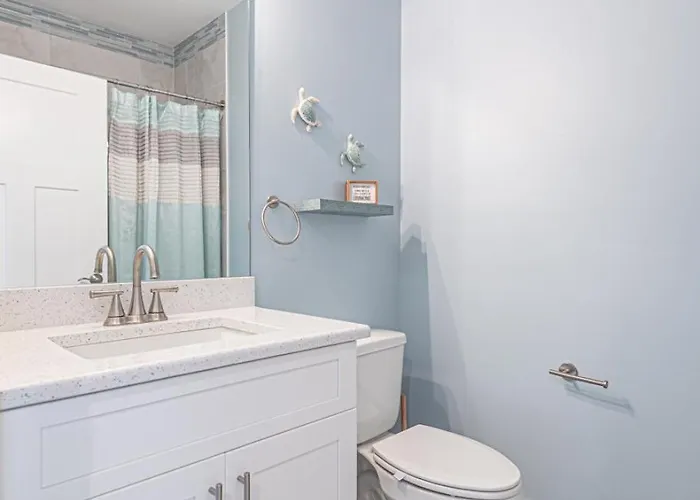 Modern Beachside Townhome With Ocean Views - Steps To The Sand! Holiday home *