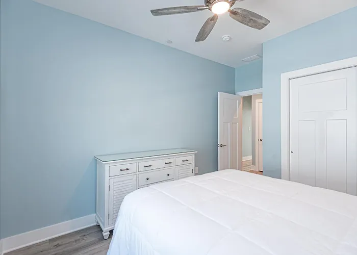 Holiday home Modern Beachside Townhome With Ocean Views - Steps To The Sand! *