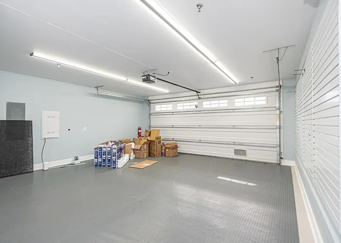 Modern Beachside Townhome With Ocean Views - Steps To The Sand! * Ocean City